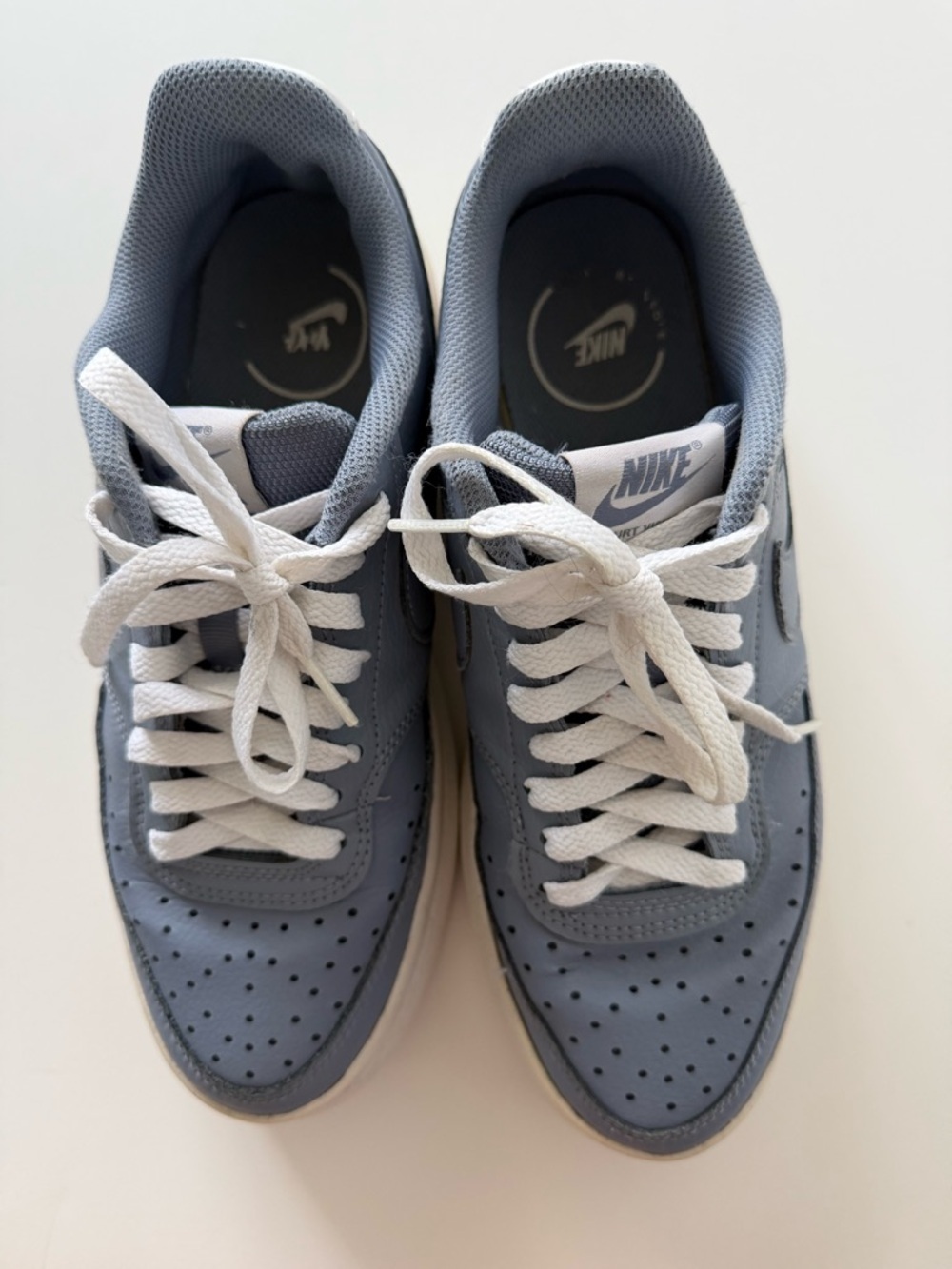 Nike Classic Blue and White Sneakers Size 9.5 (26.5 cm) - Picture 5 of 9